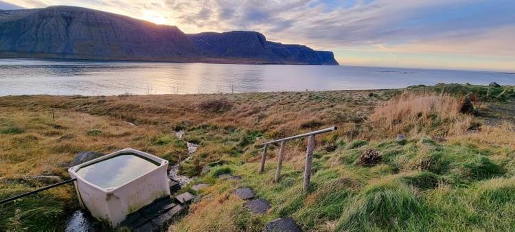 Talknafjordur Kirkjubraut - Church Streetヴィラ エクステリア 写真