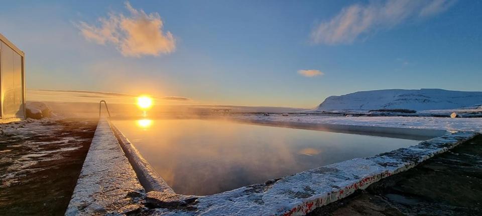 Talknafjordur Kirkjubraut - Church Streetヴィラ エクステリア 写真