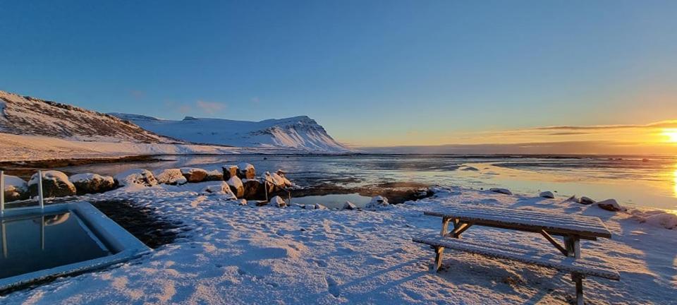 Talknafjordur Kirkjubraut - Church Streetヴィラ エクステリア 写真